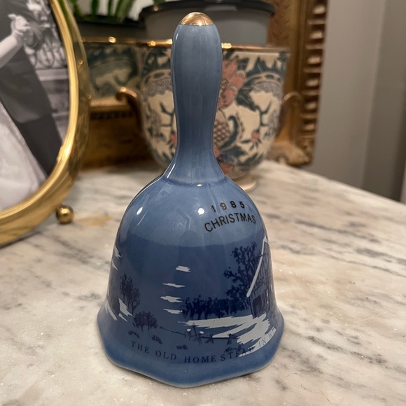 1985 Currier & Ives Christmas Bell - Picture 2 of 5